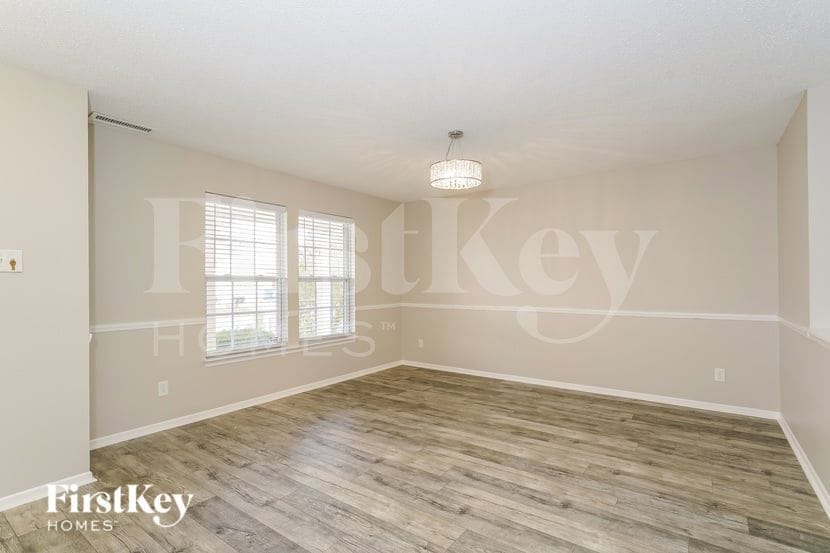 Building Photo - 6909 Maywood Cir