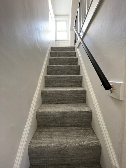 Stair to the 3rd floor - 11 Maple Cir