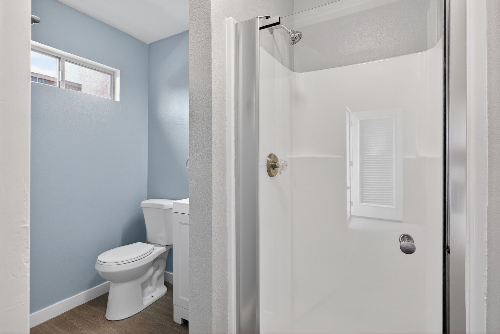 Building Photo - 533 E 11th St