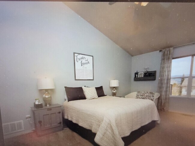 Building Photo - 15572 Dawson Creek Dr