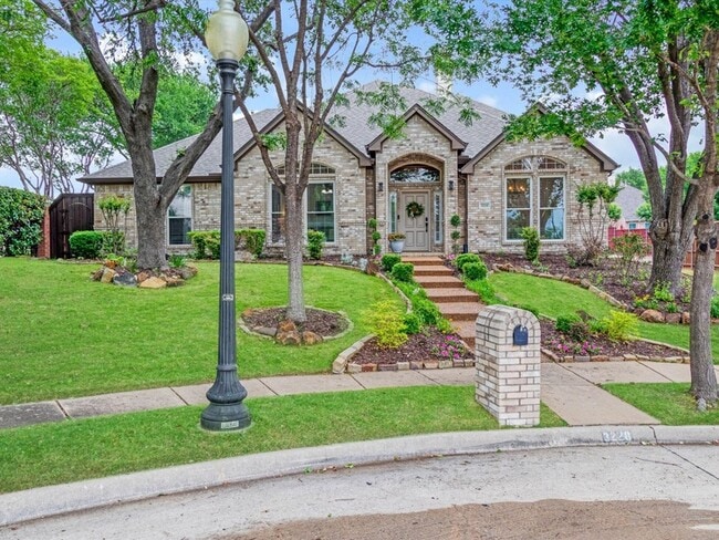 Building Photo - 3228 Port Royal Ct