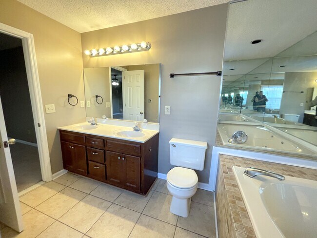 Building Photo - 6930 Steeplechase Dr NW
