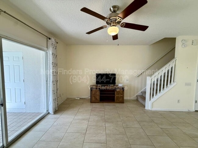 Building Photo - 12311 Kensington Lakes Dr