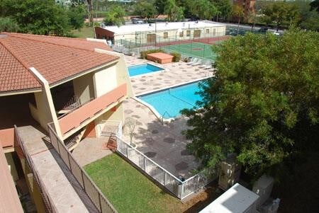 Building Photo - PARADISE ISLES APARTMENTS