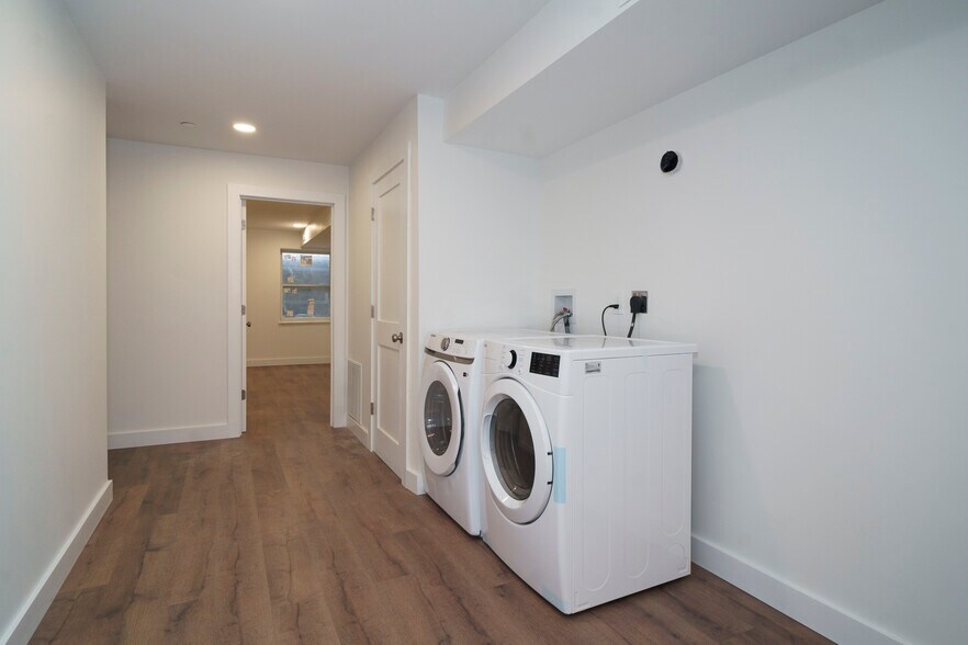 Laundry room - 1919 N 5th St