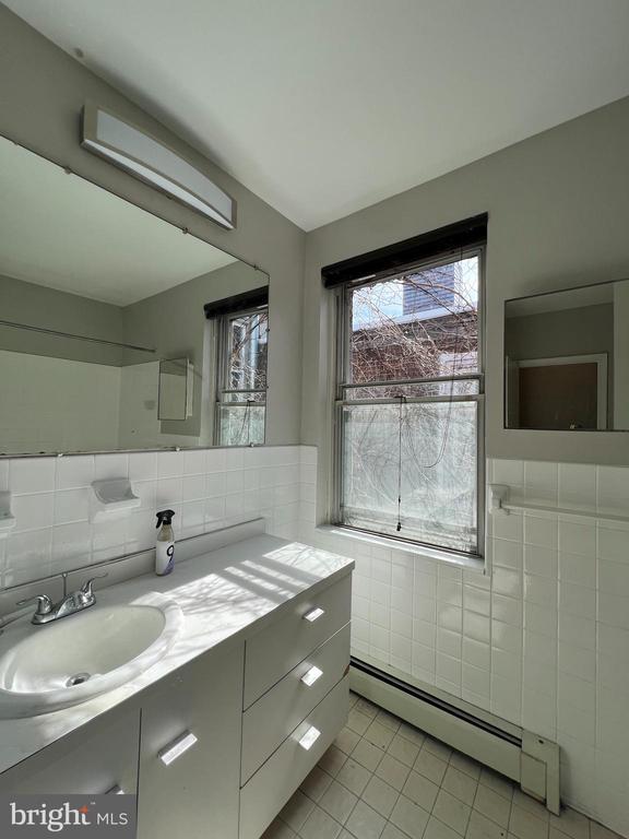 Building Photo - 143 N 21st St