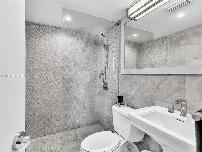 Building Photo - 20 Island Ave