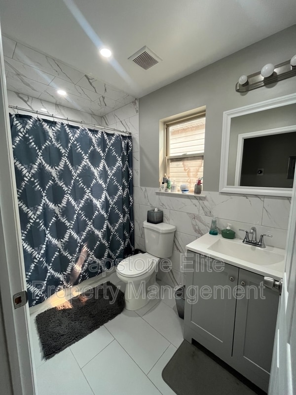 Building Photo - 255 - 257 NJ Railroad Ave #2
