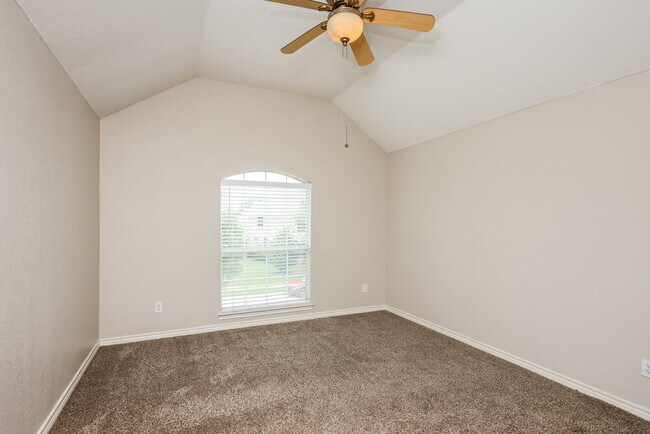 Building Photo - 100 Silverwood Dr