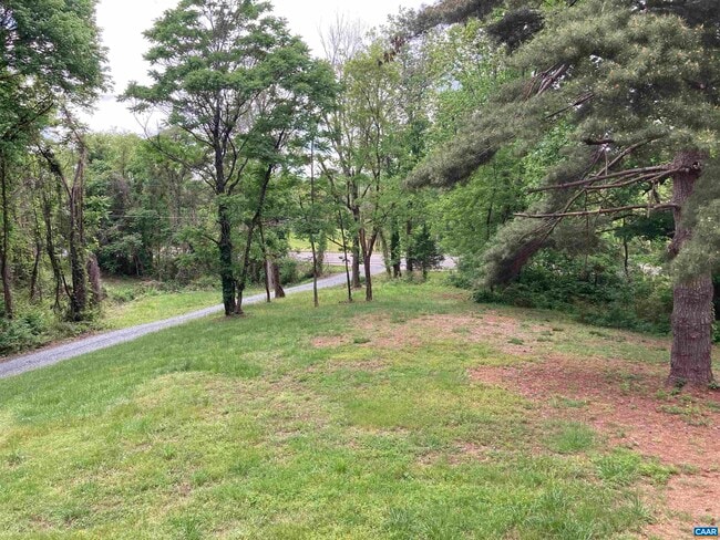 Building Photo - 14150 James River Rd