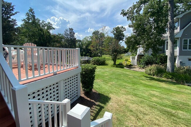 Building Photo - Beautifully FURNISHED Off Season 3bd/2.5 BA Single Family Home