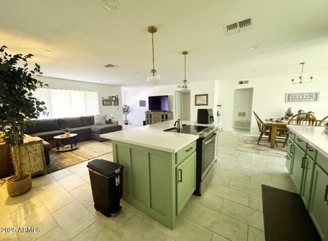 Building Photo - 11832 N Balboa Dr