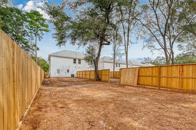 Building Photo - 809 Avenue J Pl