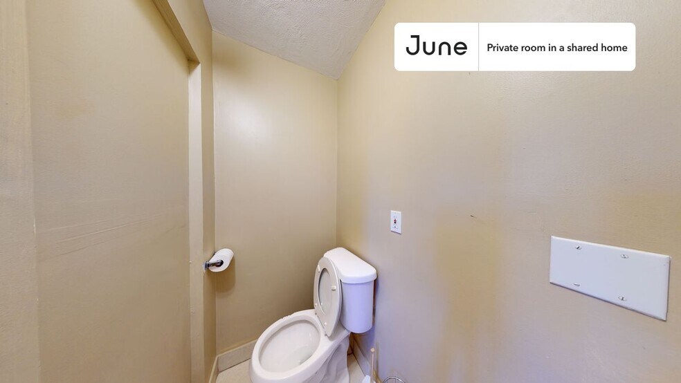 Building Photo - Room in Shared 4 bed/1.5 bath home
