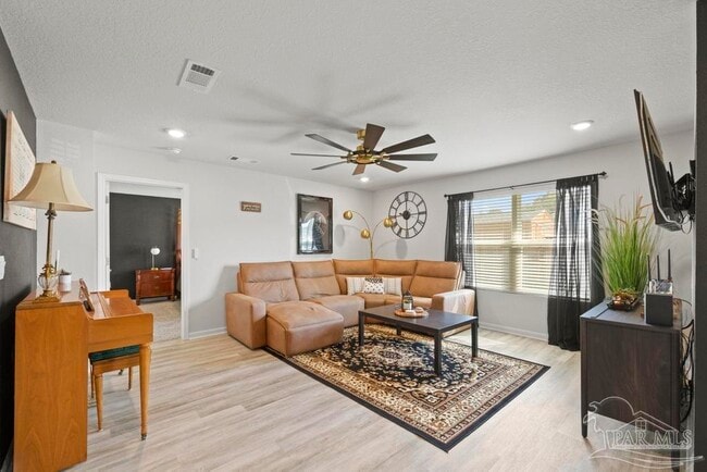 Building Photo - 9336 Tara Cir