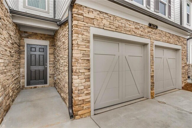 Building Photo - 5820 Flint Ln