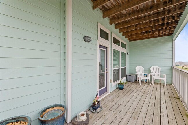 Building Photo - 709 N Bayshore Dr