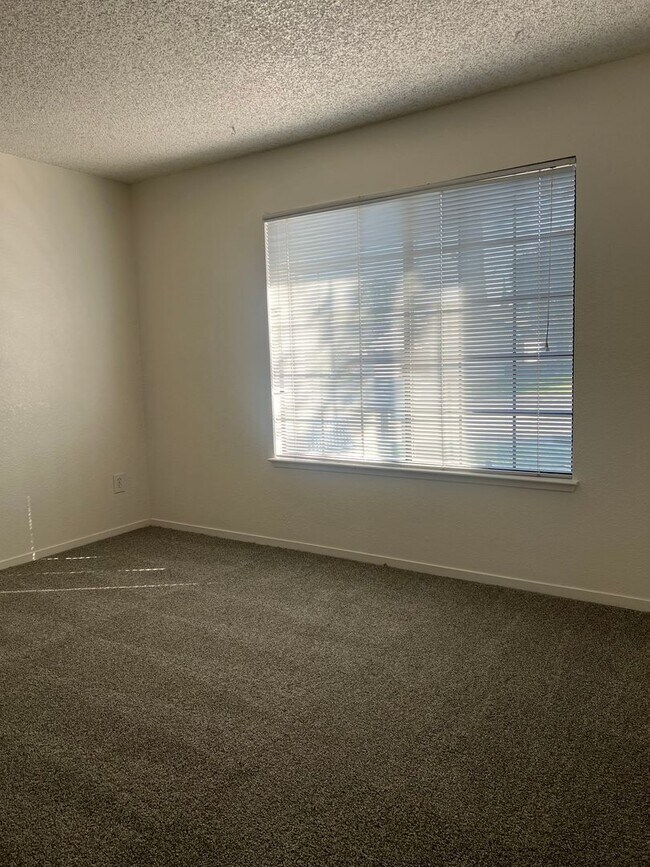 Building Photo - NICE 3 BEDROOM HOME IN CITRUS HEIGHTS!