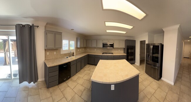 Building Photo - 46140 Grace Ct