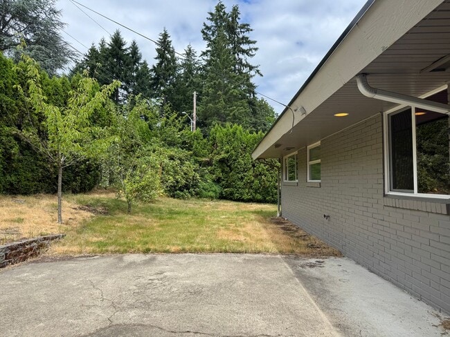 Building Photo - 10005 NE 31st Pl