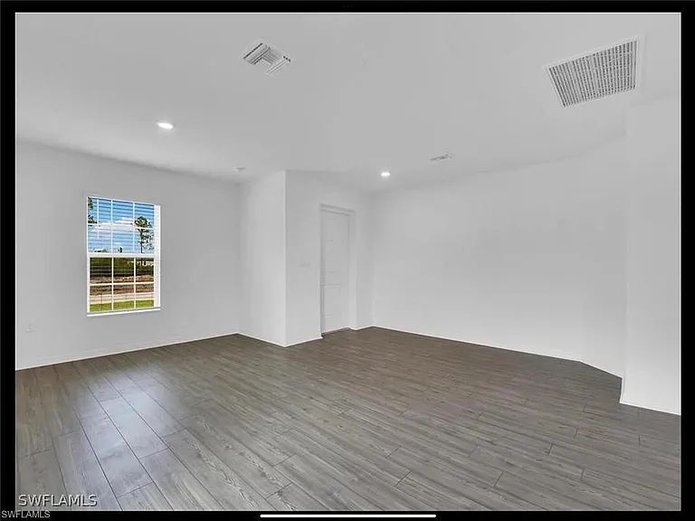 Building Photo - 184 Yager Cir