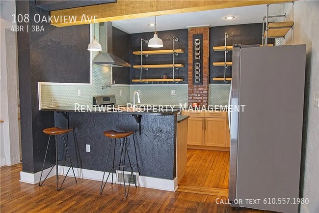 Building Photo - 108 Oakview Ave