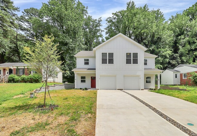 Building Photo - 911 Yellowstone Dr