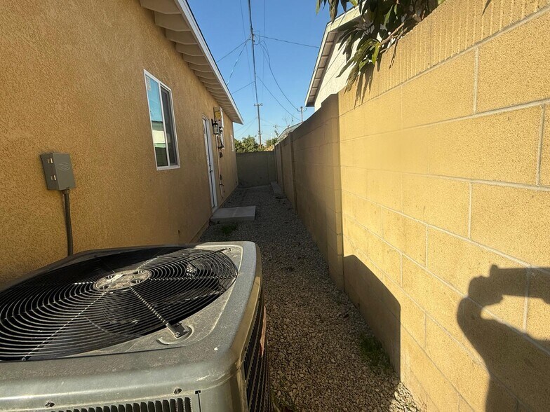 Building Photo - 16655 Markham St