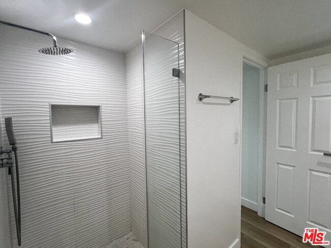 Building Photo - 10390 Wilshire Blvd