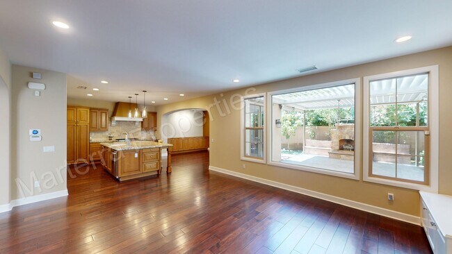 Building Photo - Beautiful Home in Portola Springs
