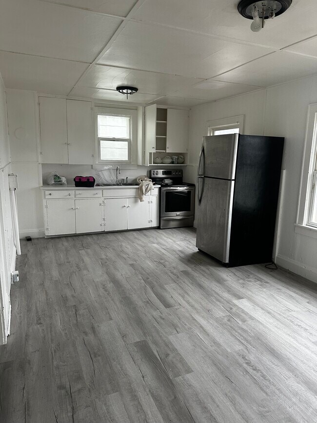 Building Photo - 286 Norway Ave