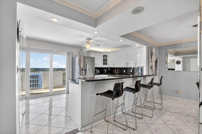 Building Photo - 3000 S Ocean Blvd