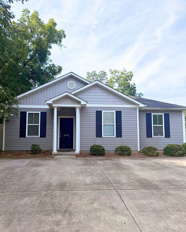 Building Photo - 4908 Maple Ave