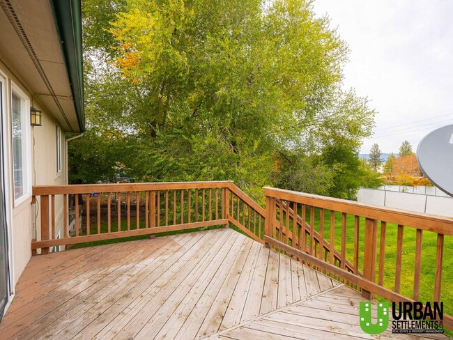 Building Photo - Mission Ave. 15313-15315 E