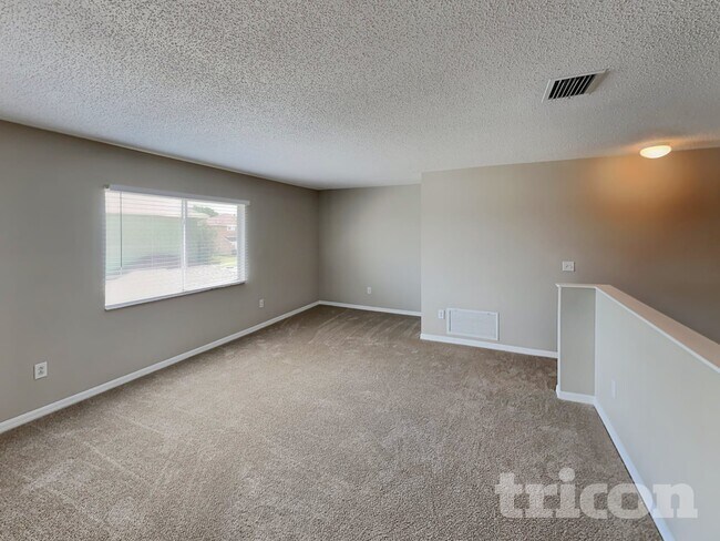 Building Photo - 12603 Longcrest Dr