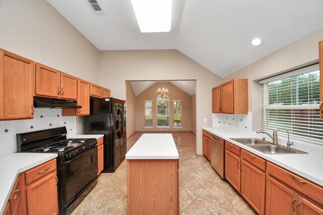 Building Photo - 3003 Silver Spur Dr