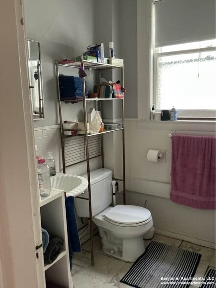 Building Photo - 74 Aldie St