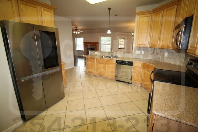 Building Photo - 2908 Tucson Dr