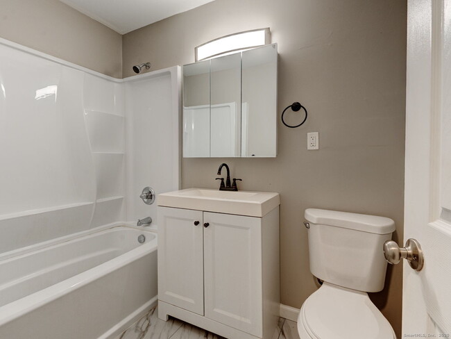 Building Photo - 105 Florence Rd