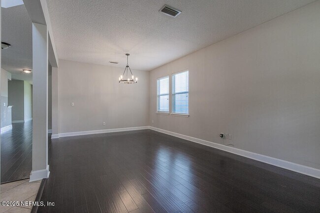 Building Photo - 608 Spruce Creek Rd