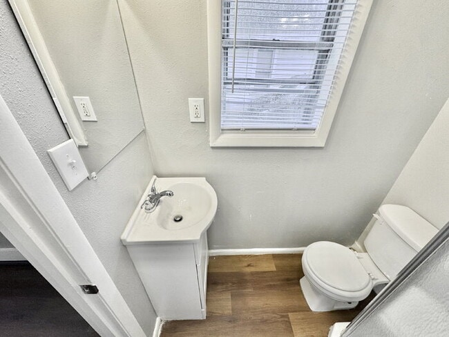 Building Photo - 3338 Coleman Ave