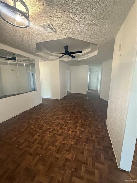Building Photo - 503 Mazatlan St