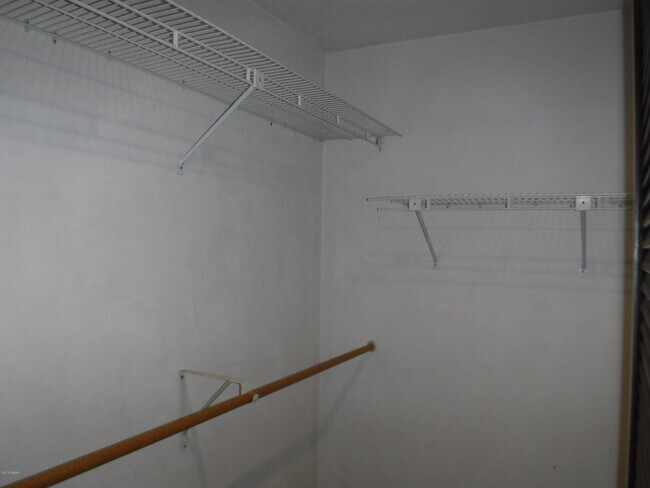 Building Photo - 176 Gull Cir N