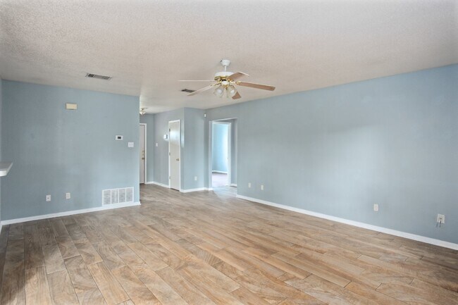 Building Photo - 4501 Embers Dr