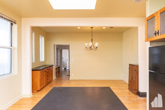 Building Photo - 3945 N Christiana Ave