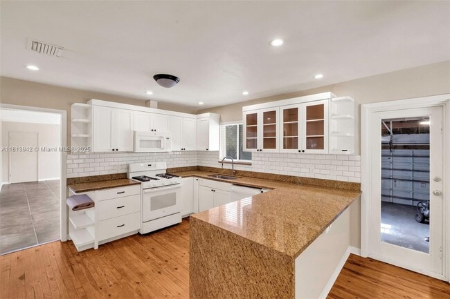 Primary Photo - 386 NE 99th St