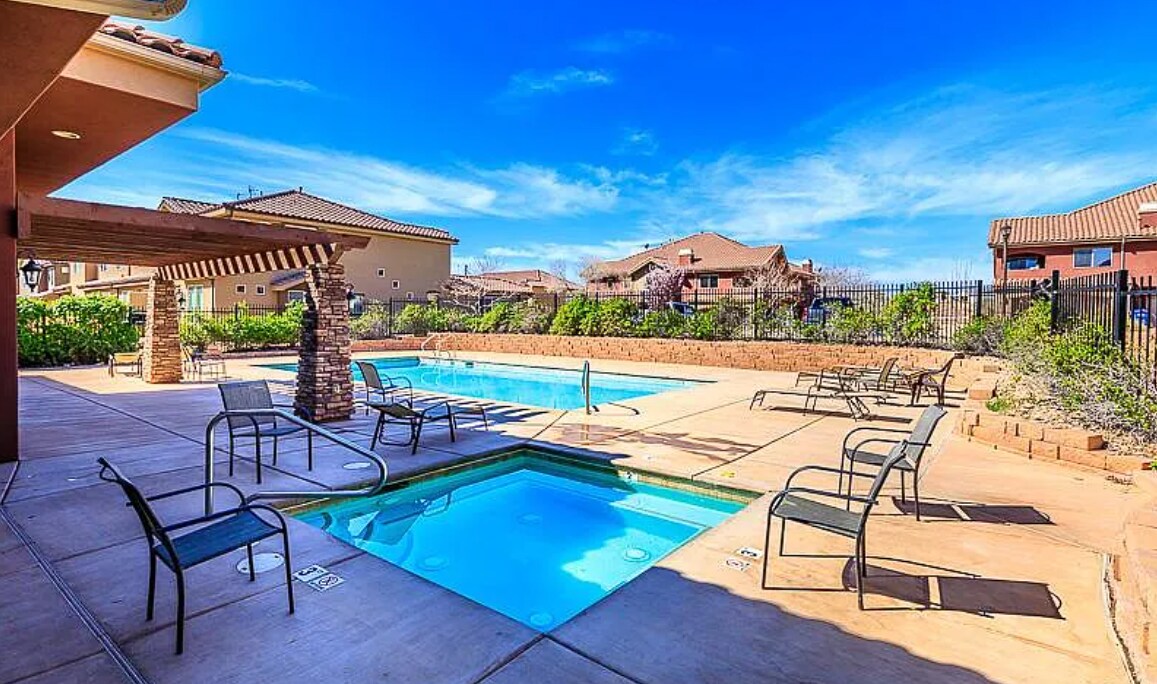 Building Photo - 325 N Red Stone Rd