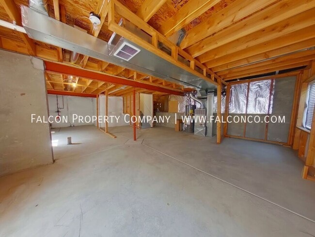 Building Photo - 6536 Graymont Dr