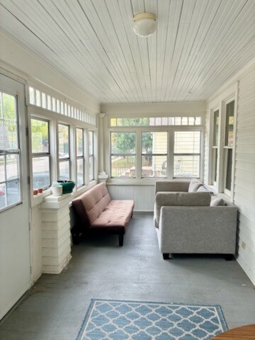 Building Photo - 1220 W Packard St