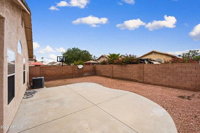 Building Photo - 4512 E Windsong Dr